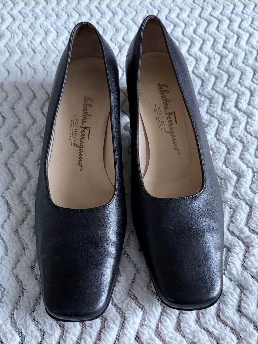 Salvatore Ferragamo Boutique Black Leather Square Toe Block Heels Shoes Sz 9B